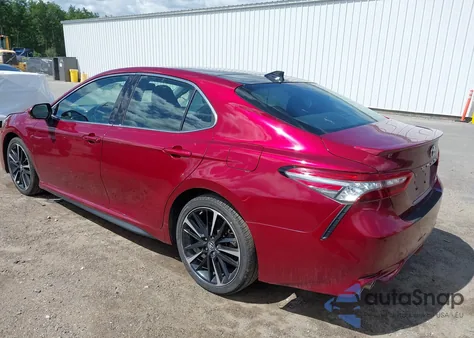2018 Toyota Camry Xse z USA, uszkodzony, nr VIN 4T1B61HK2JU598066